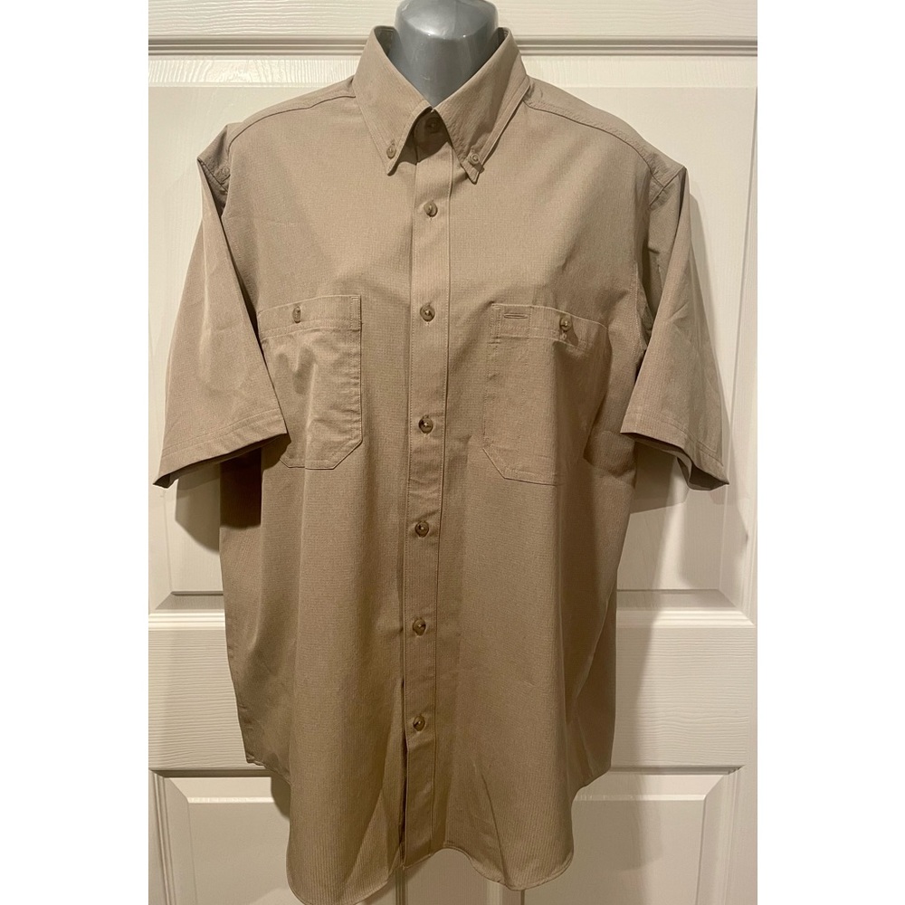 Roundtree & Yorke Beige Safari Style Mens Shirt. Never worn